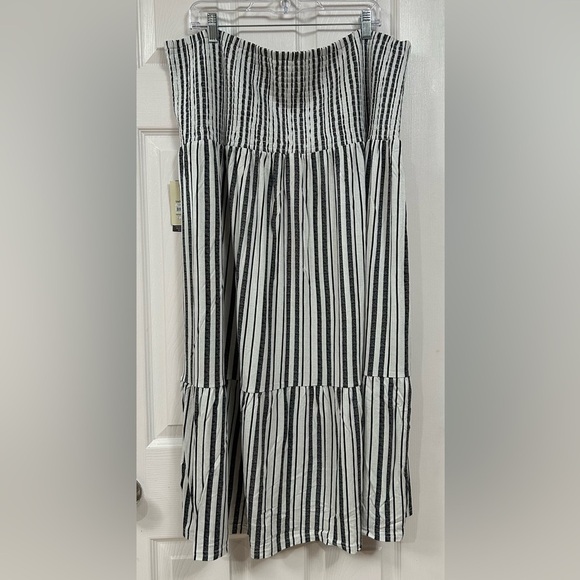 B2552- TS Convertible Smocked Skirt Dress Riviera Stripe Silver 3X (24W–26W) NWT - Picture 3 of 9